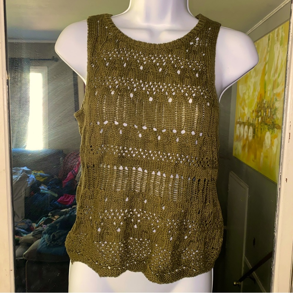 Embossed brand, crocheted, dark green tank